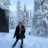 Woman wearing the leggings on a cold day