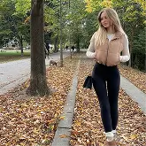 Woman wearing the leggings on a cold day